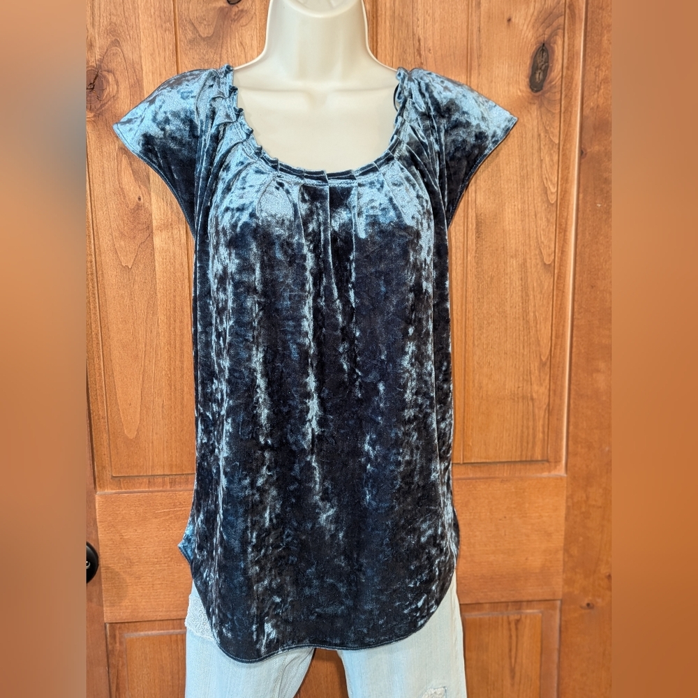 LC Lauren Conrad Blue Ruched Cap Sleeve‎ Blouse